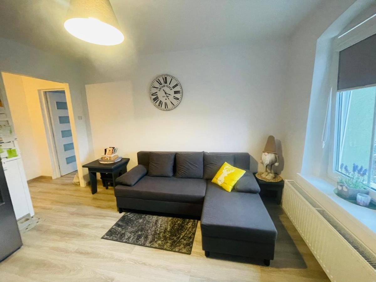 Apartament Oliwia Apartment เยเลเนียกูรา ภายนอก รูปภาพ