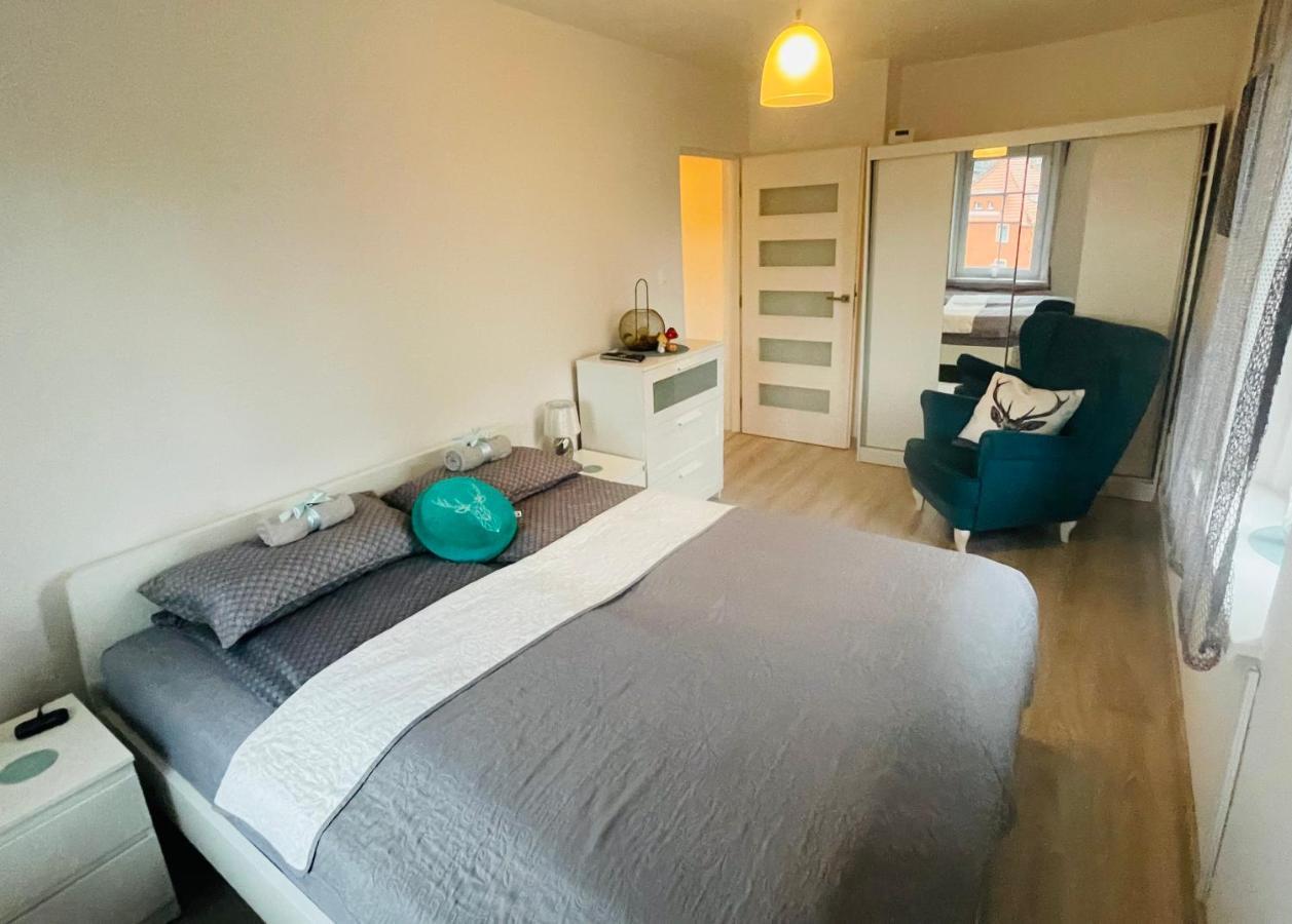 Apartament Oliwia Apartment เยเลเนียกูรา ภายนอก รูปภาพ