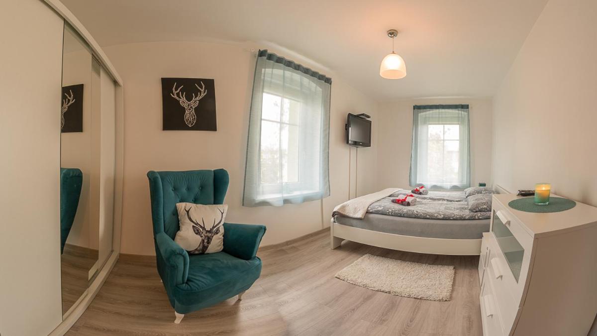 Apartament Oliwia Apartment เยเลเนียกูรา ภายนอก รูปภาพ